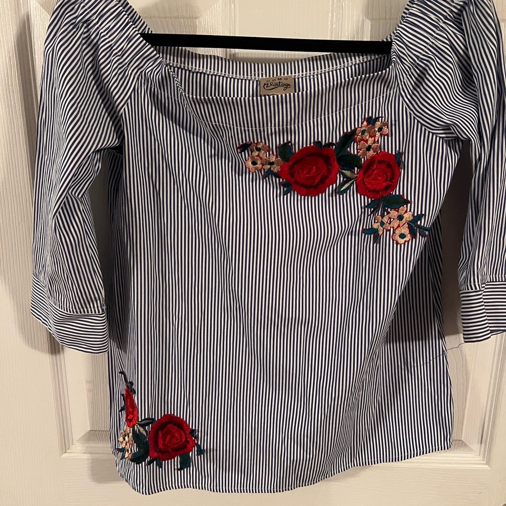 Como Vintage Blue and White Ruffled Embellished Blouse